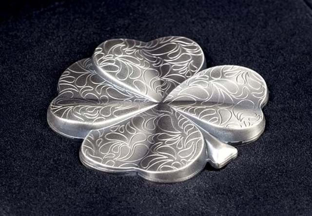 2018 Silver Fortune Four Leaf Clover Shape Silver Coin Reverse3