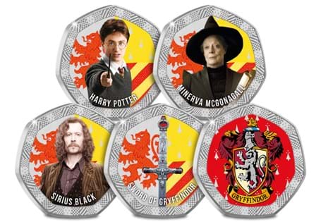 Officially licensed by Warner Bros. Consumer Products, this commemorative set features stunning colour design of notable Gryffindor members alongside the Gryffindor Crest and The Sword of Gryffindor.