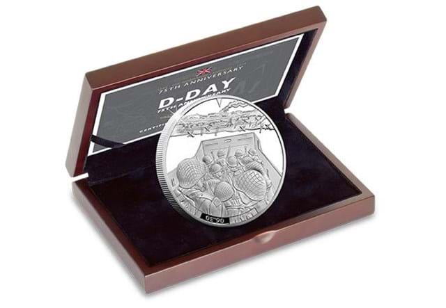D Day 75Th Beach Assault Silver Proof 5Oz Coin In Display Case