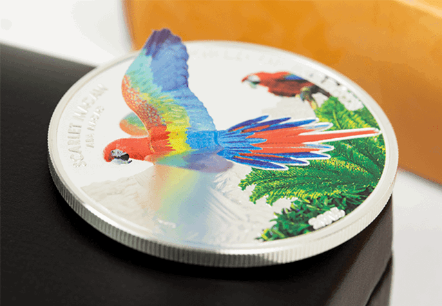 2016-World-of-Parrots-Scarlet-Macaw-Silver-Proof-Coin-Lifestyle3.png