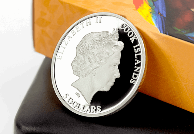 2016-World-of-Parrots-Scarlet-Macaw-Silver-Proof-Coin-Lifestyle4.png