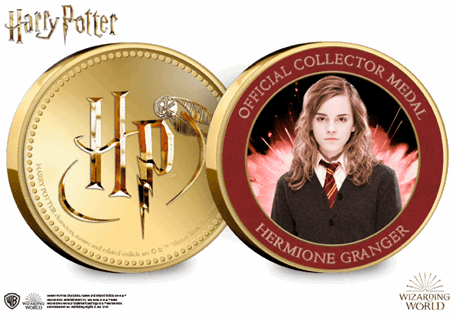 This official Harry Potter medal features on the reverse a full
colour image of Hermione Granger. It has been protectively encapsulated in official Harry Potter packaging.