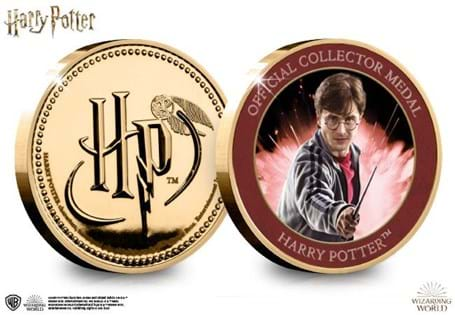 This Official Harry Potter medal features on the reverse a full colour image of Harry Potter. It has been protectively encapsulated in official Harry Potter packaging.