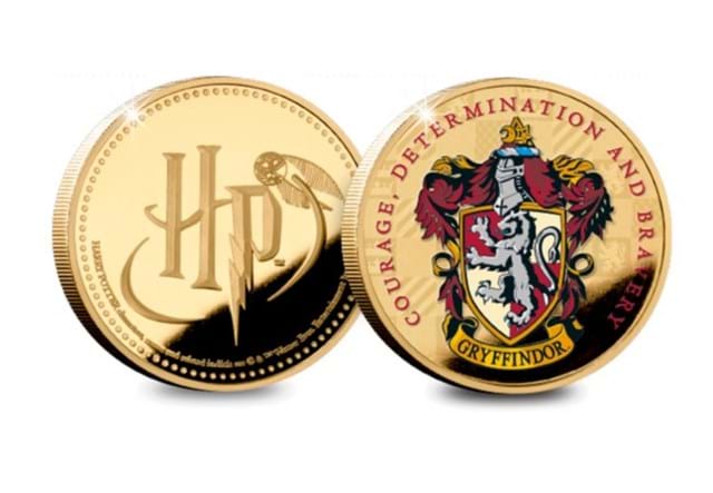 DN-Harry-Potter-gold-44mm-House-Crests-and-motto-Medals-photo-mock-ups2-1.jpg