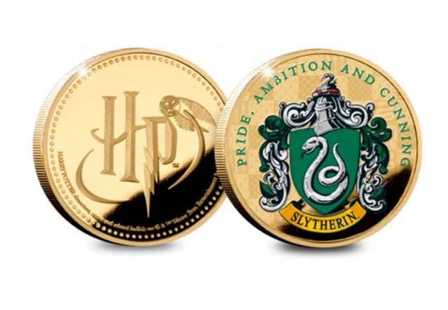 DN-Harry-Potter-gold-44mm-House-Crests-and-motto-Medals-photo-mock-ups2-4.jpg