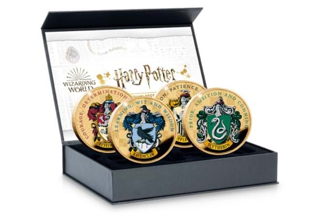 DN-Harry-Potter-gold-44mm-House-Crests-and-motto-Medals-photo-mock-ups2-5.jpg