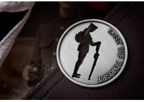Your Unknown Warrior Commemorative has been issued to to commemorate Remembrance Day. Struck from zinc alloy to an Antique finish, thereverse features a cut out silhouette of a soldier.