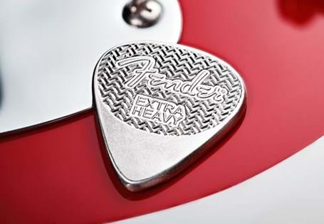 This playable guitar pick is struck from .925 Sterling Silver in partnership with Fender. Made for the best rock'n'roll sound this pick is perfect for musicians and collectors alike.