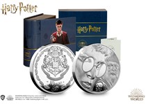 Released for the 20th anniversary of the Philosophers Stone this 1oz Silver coin features Harry and Albus Dumbledore, issued by Monnaie de Paris. .999 Silver, EL: 5000, Proof