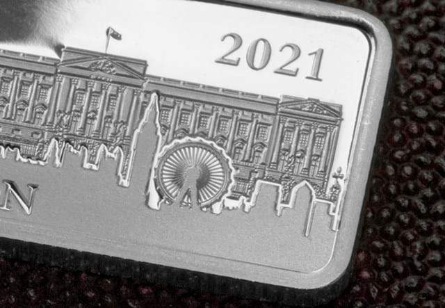 The Buckingham Palace Silver Coin-Bar Reverse close-up