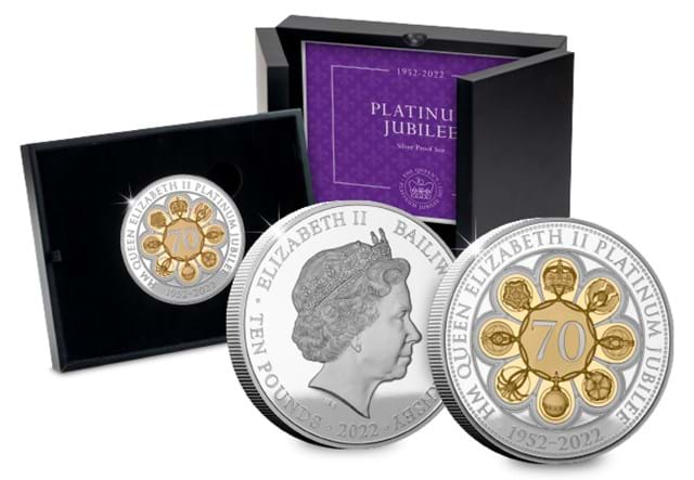 The Platinum Jubilee Silver Proof 5oz Obverse and Reverse with Display Box in Background