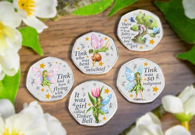 Tinkerbell Medal Set Lifestyle Flat