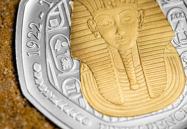 Tutankhamun 1oz Close Up 01