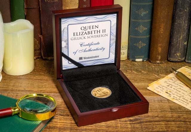 QEII 1957 Sovereign In Display Box
