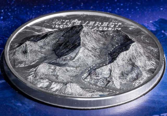 Mount Everest 2Oz Silver Lifestyle 01