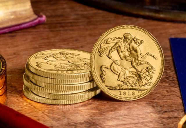 Empire Mintmark Sovereign Set Lifestyle 03