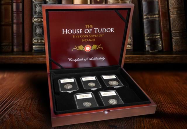 House Of Tudor Silver Set Lifestyle 01