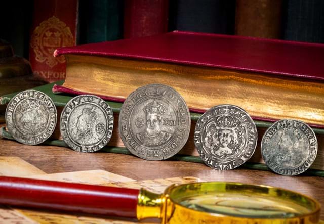House Of Tudor Silver Set Lifestyle 03