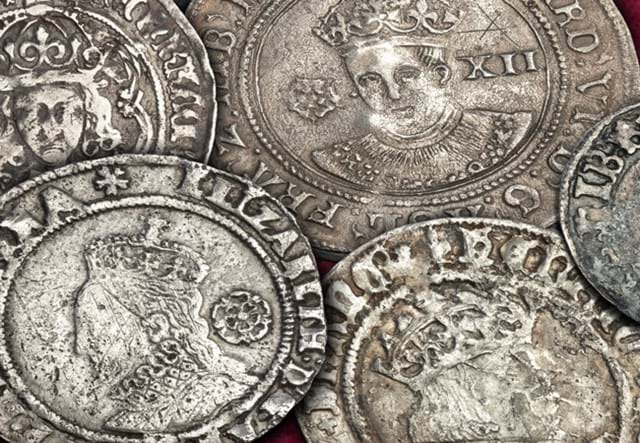 House Of Tudor Silver Set Lifestyle 07