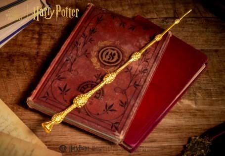 Crafted from 3oz of Pure Silver, this officially licensed Harry Potter Elder Wand boasts an impressive 3D design. Refined with 24crt Gold Plating, the coin comes in premium themed packaging. EL:1999.