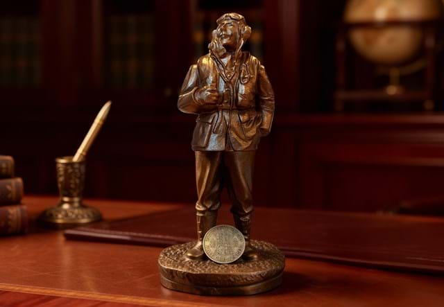 Half Crown Statue Product Image