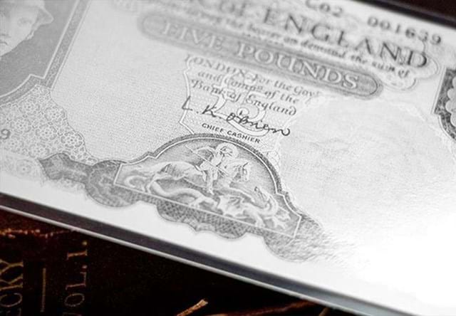 Britannia Silver £5 Banknote Close Up 2 1506X1044